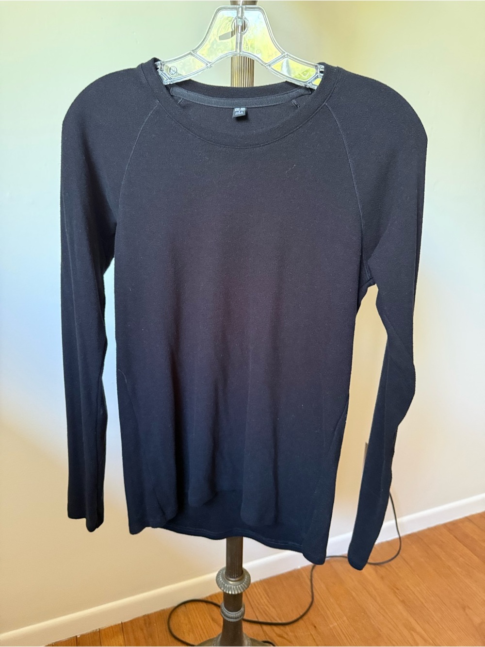 Uniqlo Black Long-Sleeve Crewneck Tee